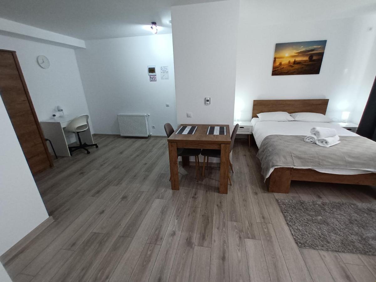 Old Town Studio Apartments Baia Mare Buitenkant foto